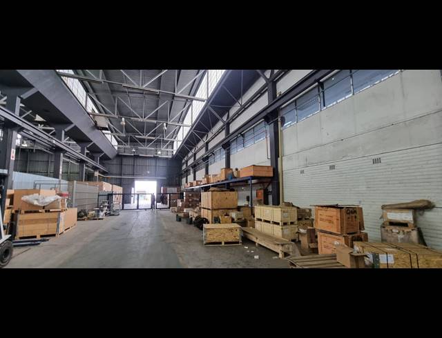 9,000M² WAREHOUSE FOR SALE IN SPRINGFIELD